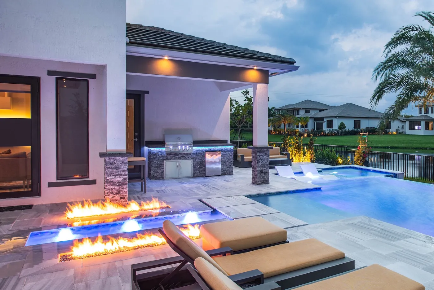 From Grills to Luxury Spaces: Outdoor Kitchen Design Ideas for 2026